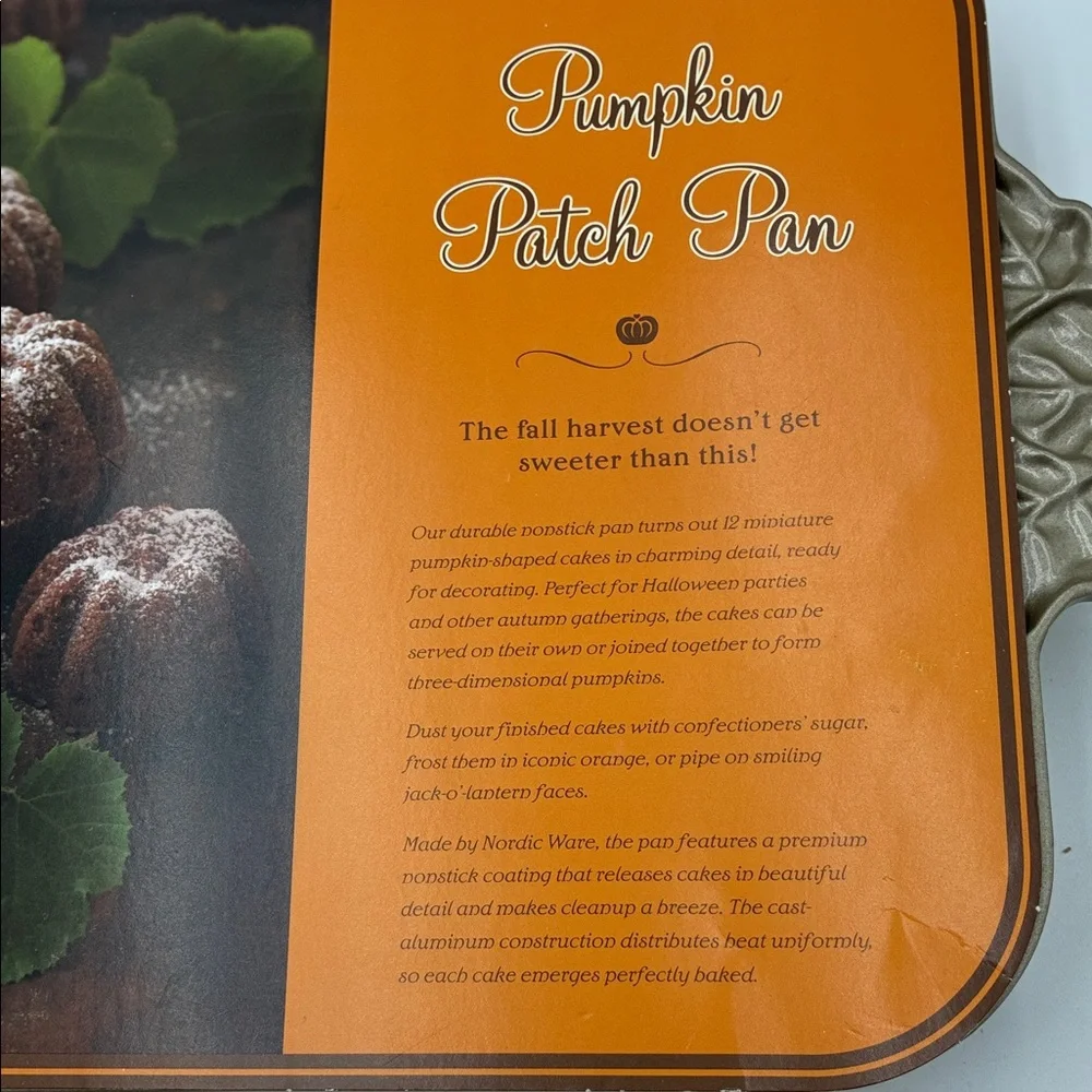 Williams Sonoma Orange Pumpkin Baking Pan